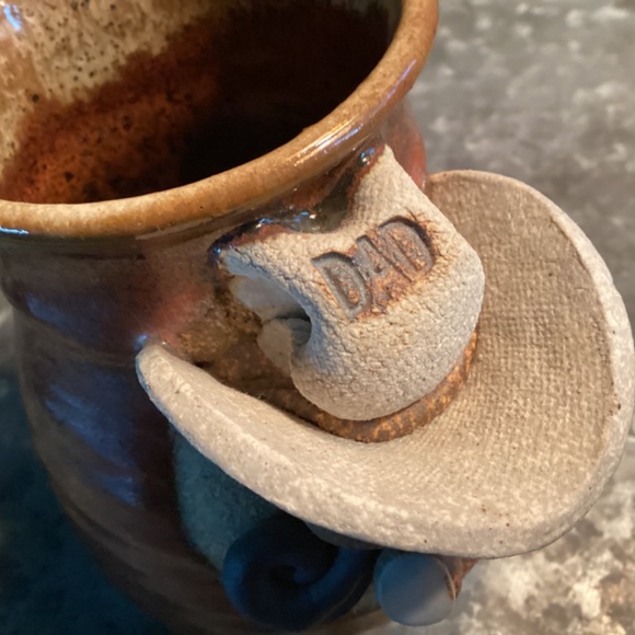 Clay. Ware Handmade Mugs Signed Pottery Face Coffee Mug 10 Oz - Picture 8 of 9